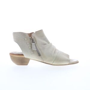 Miz Mooz Womens Carla Beige Shoes (NWT)
